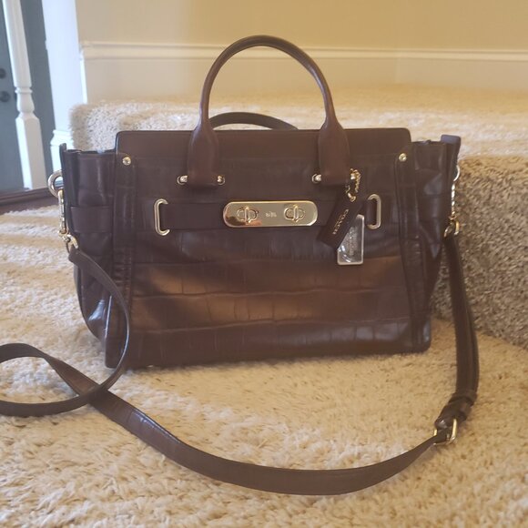 Coach Swagger Crocodile Embossed Leather Bag - Picture 2 of 6